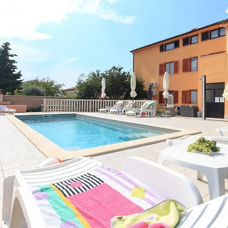 Haus In Mit Pool Und Bergblick By Interhome * Vinkuran