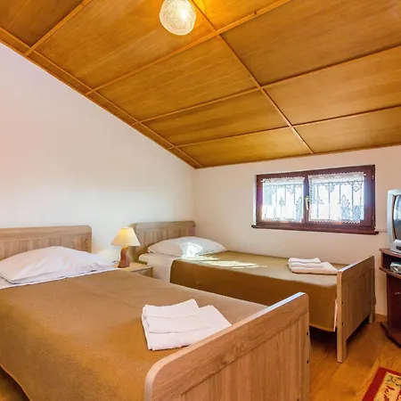 Haus In Mit Pool Und Bergblick By Interhome Dom wakacyjny