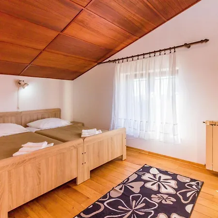 Haus In Mit Pool Und Bergblick By Interhome Vinkuran