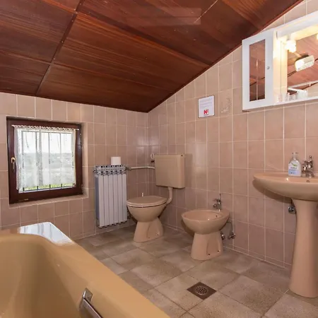 Haus In Mit Pool Und Bergblick By Interhome * Vinkuran